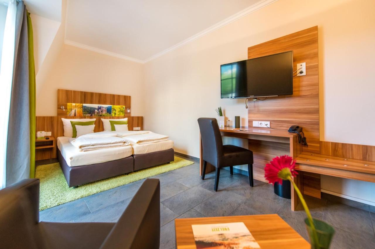Hotel Cochemer Jung ภายนอก รูปภาพ